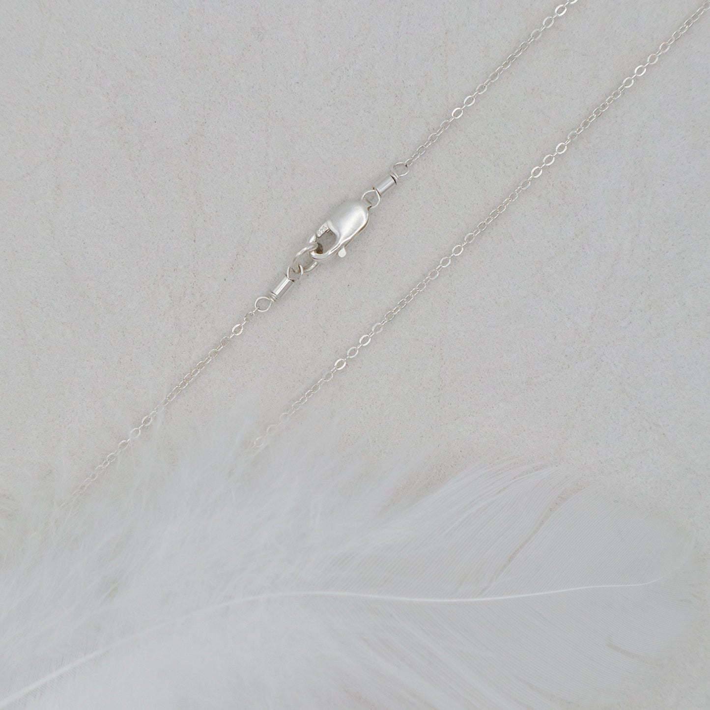 FEATHERWEIGHT LONG NECKLACE - SILVER