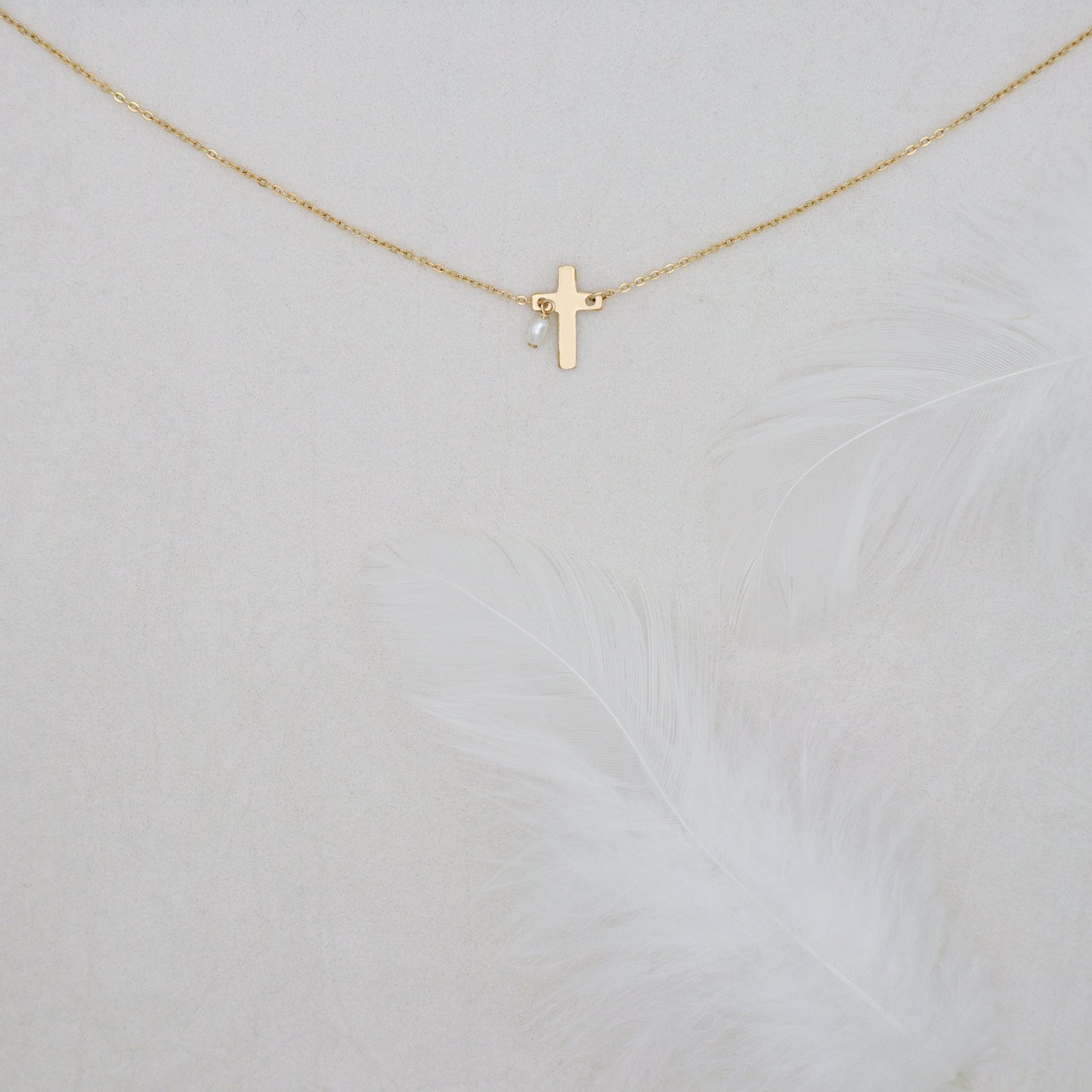 MINI CROSS LARIAT NECKLACE - GOLD