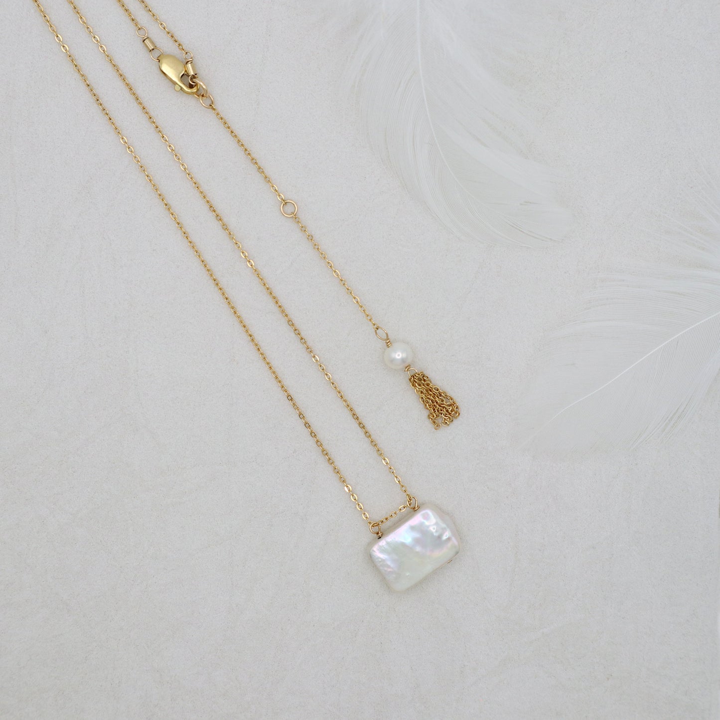 RECTANGULAR PEARL NECKLACE - GOLD